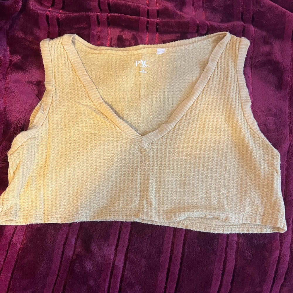 Cute PacSun yellow crop top!!
